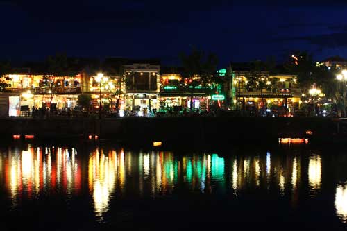 Vẻ đẹp bình dị của phố cổ Hội An làm say lòng du khách