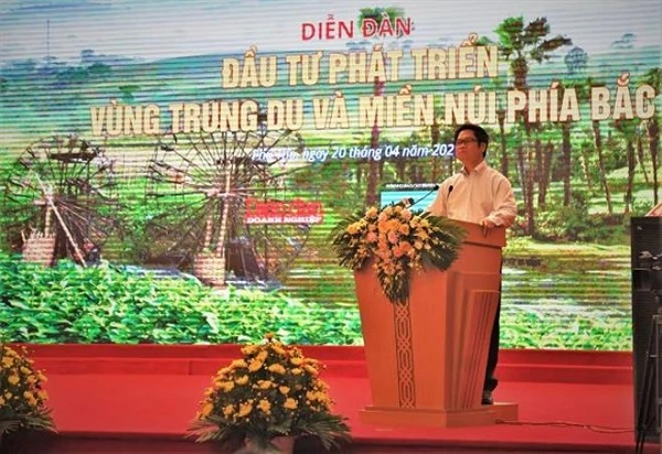 S Vũ Tiến Lộc – Chủ tịch Phòng Thương mại và Công nghiệp Việt Nam (VCCI) phát biểu tại Diễn đàn.