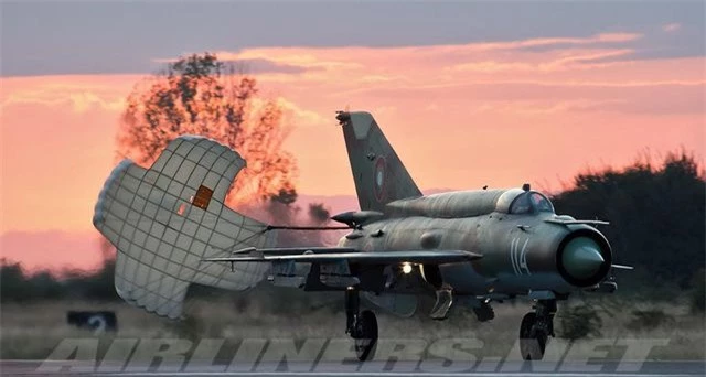 Việt Nam từng biên chế phiên bản MiG-21Bis mạnh ngang F-16-10