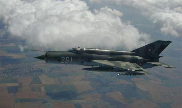 Việt Nam từng biên chế phiên bản MiG-21Bis mạnh ngang F-16-12
