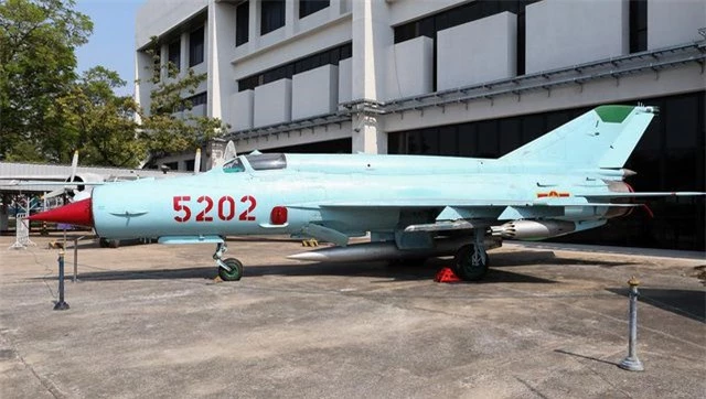 Việt Nam từng biên chế phiên bản MiG-21Bis mạnh ngang F-16-3