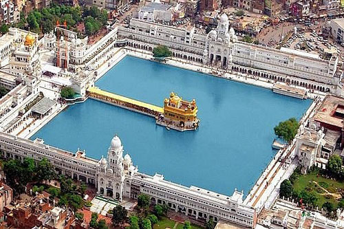 Ngôi đền được dát 100 kg vàng