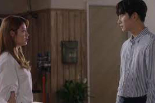 Đi dự tiệc, chồng cứ xuýt xoa bà chủ nhà hàng xóm, vợ cười ngoan ngoãn nhưng màn "gió đảo chiều" sau đó khiến anh ta "ngậm đắng"