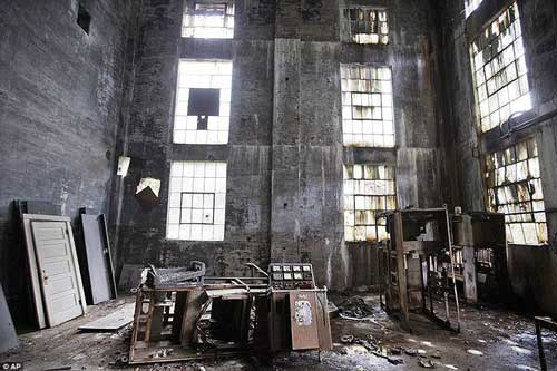 Rợn người với vẻ ma mị của những khu nhà hoang