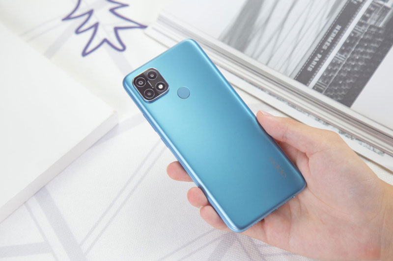 Smartphone Oppo với RAM 4 GB, 3 camera sau, pin 4.230 mAh, giá hơn 4 triệu đồng