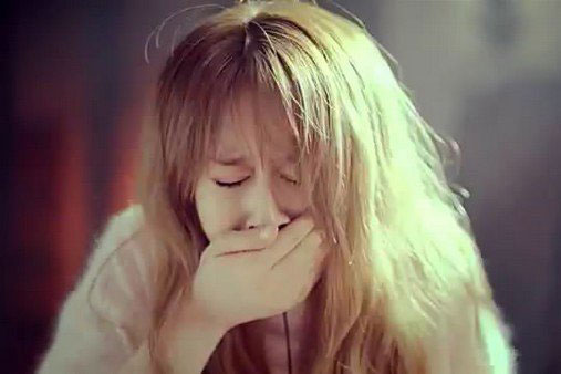 Phát hiện chồng tương lai từng là "trai bao" của bác họ