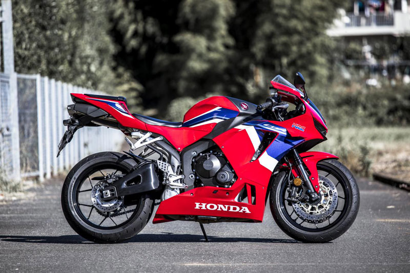 Cận cảnh Honda CBR600RR 2021 giá hơn 350 triệu cạnh tranh với Yamaha  YZFR6 Kawasaki ZX6R  Tạp chí Doanh nghiệp Việt Nam