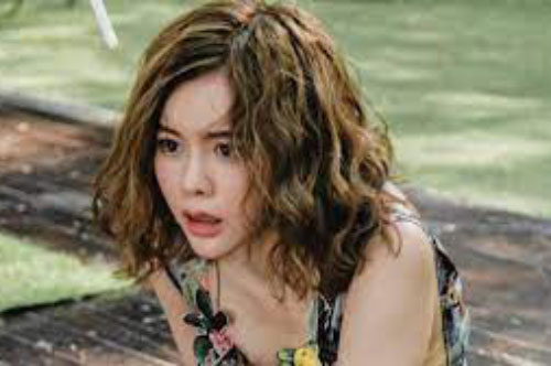 Vui mừng lấy được chồng lương cao, nhà chồng giàu có, song nửa năm chẳng thấy anh đưa tiền chi tiêu, tôi hỏi thì ngã quỵ trước một bí mật cay đắng