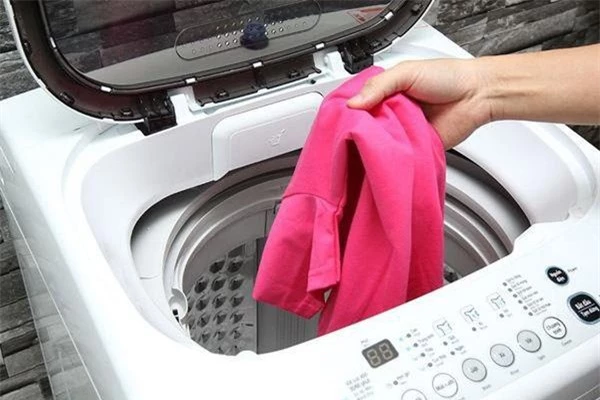 Những sai lầm khi dùng khiến máy giặt &quot;ngốn điện&quot; hơn cả điều hòa - Ảnh 4.