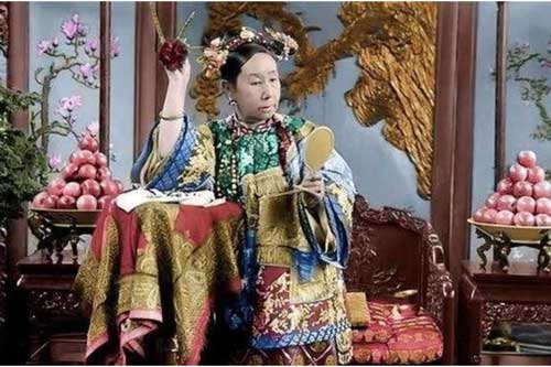 Giúp Từ Hi Thái hậu loại bỏ đối thủ lên nắm quyền, hí hửng được 2 năm, nhân vật "máu mặt" này bị ép phải tự sát