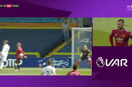 VAR giúp MU thoát phạt đền ở trận gặp Leeds