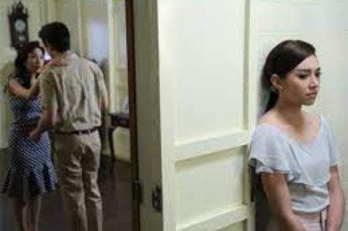 Đau đớn chứng kiến chồng thân mật với gái lạ trong nhà