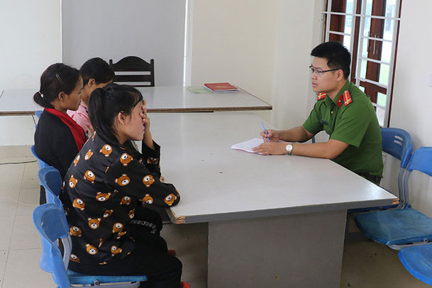 Phát hiện 3 phụ nữ vượt biên qua Trung Quốc bán bào thai