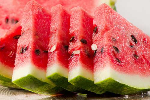 Tác hại đáng sợ của việc ăn no dưa hấu