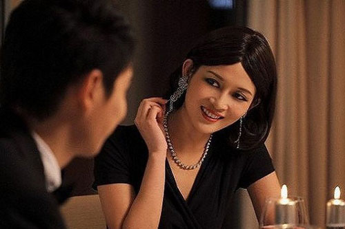 Về nhà sớm và câu chuyện 'nghe lén' giữa chồng và osin trẻ khiến vợ chết lặng