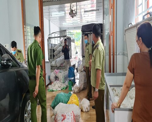 An Giang: Tạm giữ hơn 3 tấn thực phẩm chay 