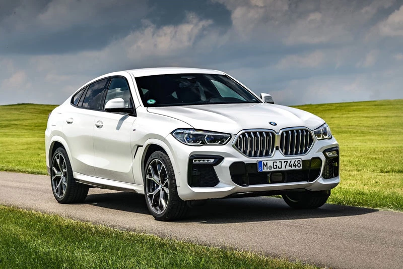10. BMW X6 2021 (giá khởi điểm: 108.600 USD).