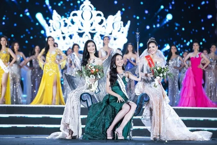 Lương Thùy Linh đăng quang Miss World Vietnam 2019.