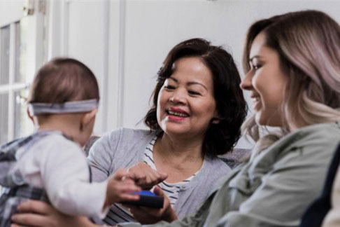 4 cách đối phó khi mẹ chồng hay ghen tị với con dâu