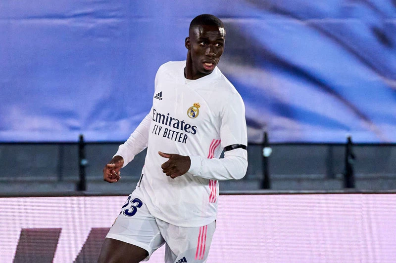 Hậu vệ trái: Ferland Mendy (Real Madrid).