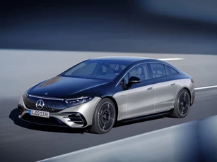 Mercedes-Benz EQS Luxury EV chạy điện hoàn toàn được trang bị những công nghệ gì?