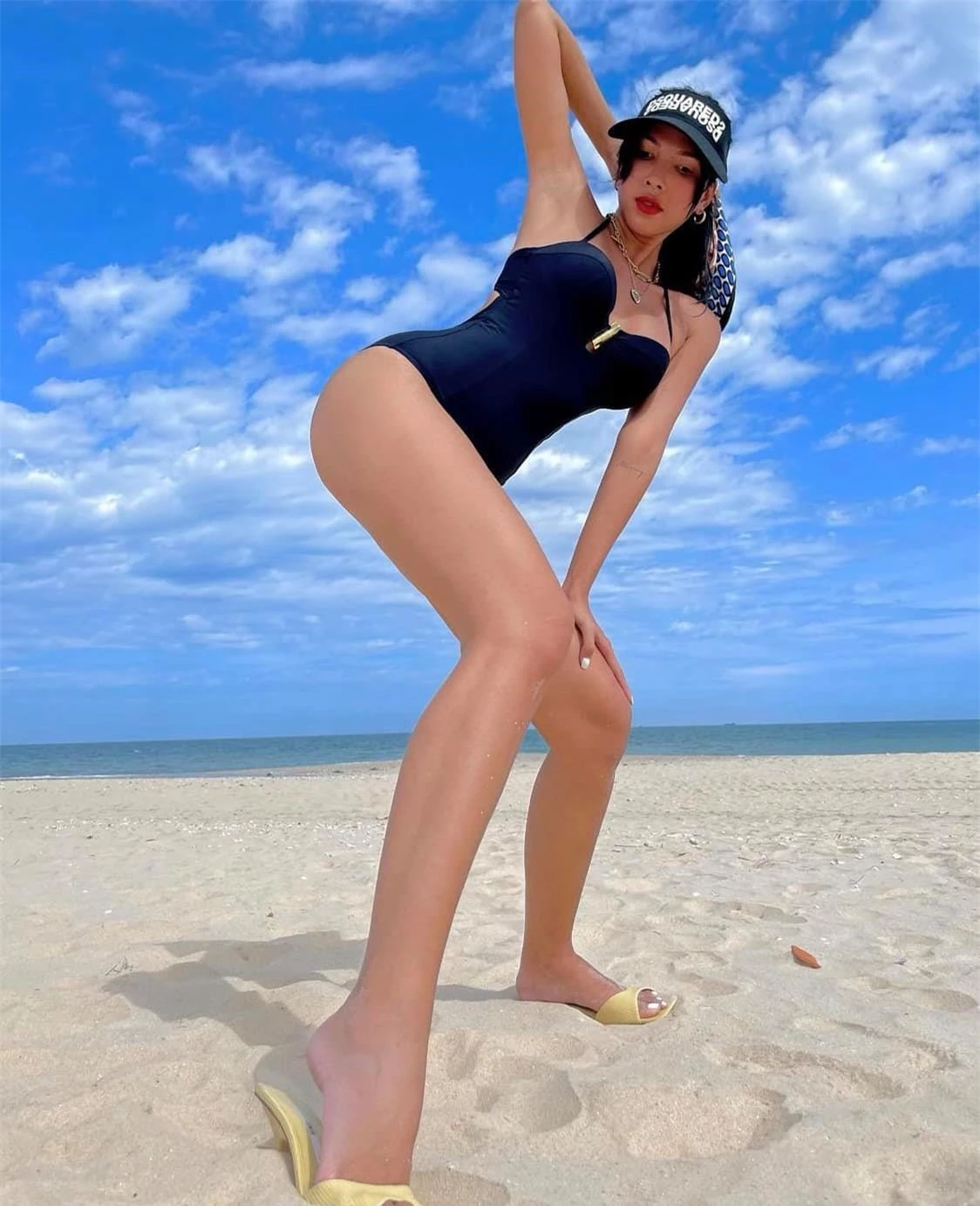 Minh Triệu tiết lộ bí mật đằng sau những bức ảnh bikini nóng bỏng mắt - Ảnh 3.