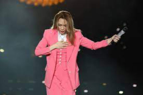 MXH bùng nổ sau liveshow Mỹ Tâm: Nhiều người bật khóc vì thanh xuân trở lại, ngập nước mắt khi Mỹ Tâm làm điều này