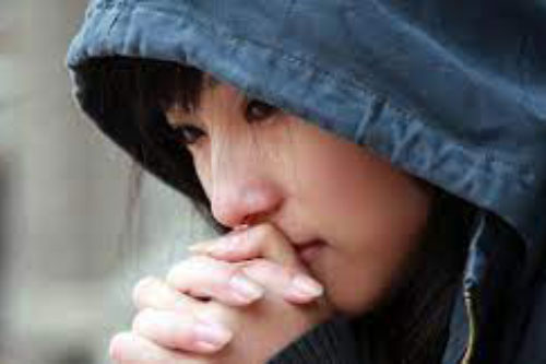 Sau khi chồng mất, mẹ chồng xây hẳn cho tôi căn nhà bề thế nhưng mảnh giấy đính kèm lại đẩy tôi vào tình thế oái oăm