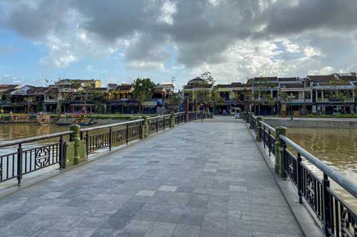 Chiêm ngưỡng vẻ đẹp tĩnh lặng hiếm hoi của phố cổ Hội An 