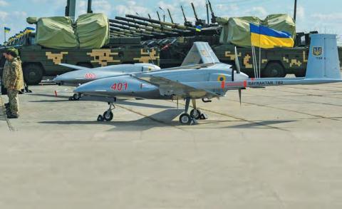 Ngoại trưởng Thổ: Ankara sẵn sàng bán UAV cho Nga