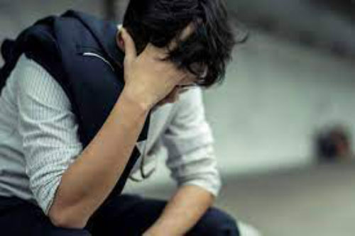 Lẻn vào phòng bố mẹ trộm tiền, tôi bất ngờ phát hiện bí mật động trời từ người đàn ông sinh ra mình