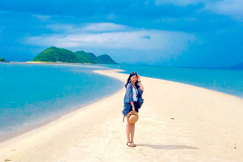 Khám phá con đường giữa biển dài gần 1 km ở Việt Nam