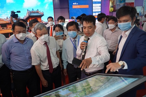 Thừa Thiên Huế: Khai mạc Khu trải nghiệm, trưng bày giải pháp Chuyển đổi số