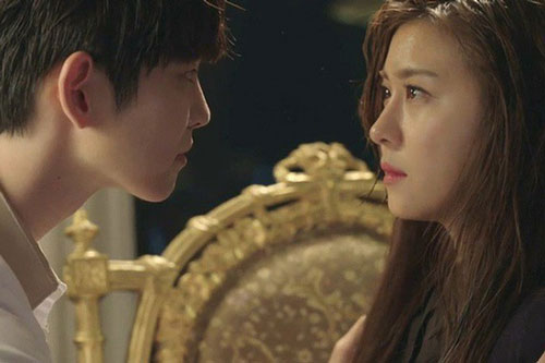 9 năm thanh xuân ở bên bạn trai khi "tay trắng", lúc thành công anh chàng không chịu cưới, chê bạn gái "lương bèo"