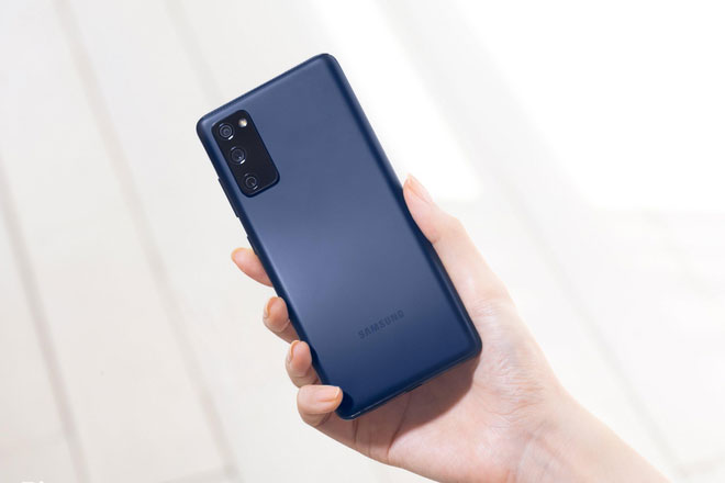 Loạt smartphone cao cấp về giá dưới 10 triệu đồng tại Việt Nam