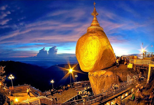 Đất nước của những ngọn tháp vàng