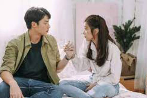 Vợ sinh con lúc tôi đi du lịch, sau đó cô ấy lén đi làm giấy khai sinh, nhìn tên con mà tôi tức suýt ngất