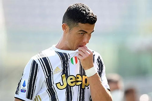 Ronaldo bị truyền thông Italia đánh hội đồng, chuẩn bị rời Juventus