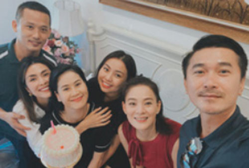 Hà Tăng cùng hội bạn tổ chức sinh nhật cho Thân Thuý Hà, không quên hờn dỗi người chị gắn bó hơn thập kỷ vì điều này?