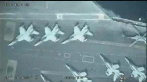 Hình ảnh cận tàu sân bay Mỹ do UAV Iran ghi lại.