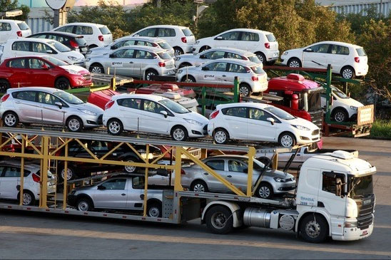 Gần chục nghìn ô tô Indonesia ùn ùn đổ về Việt Nam, giá chỉ hơn 280 triệu đồng/chiếc