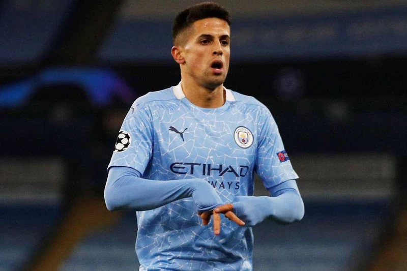 Hậu vệ phải: Joao Cancelo (Man City).