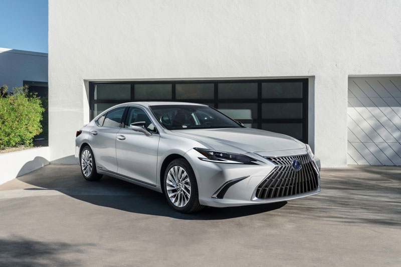 Cận cảnh Lexus ES 2022 vừa trình làng