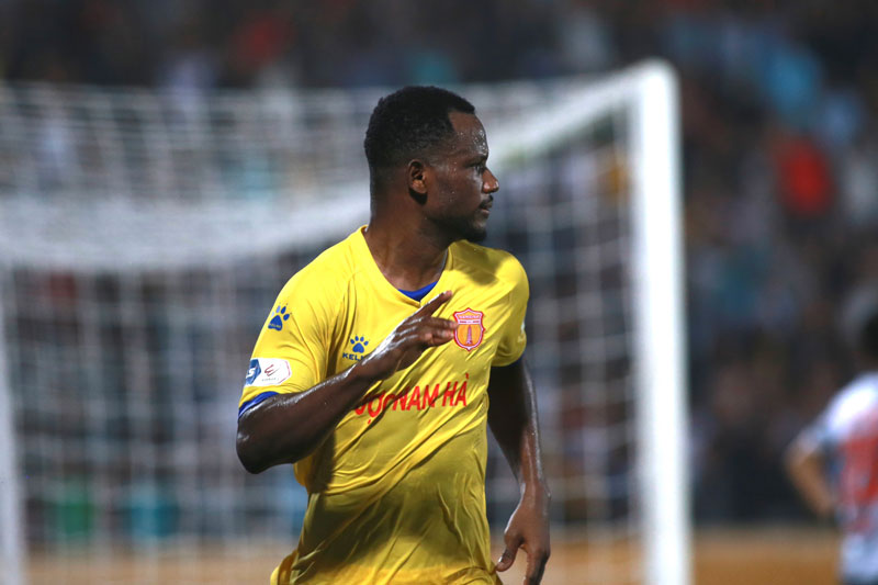 Cập nhật danh sách Vua phá lưới V.League 2021: Chân sút Nam Định qua mặt Văn Toàn