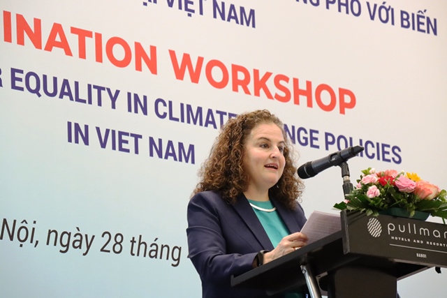 “Thực trạng lồng ghép giới trong chính sách ứng phó với biến đổi khí hậu tại Việt Nam”