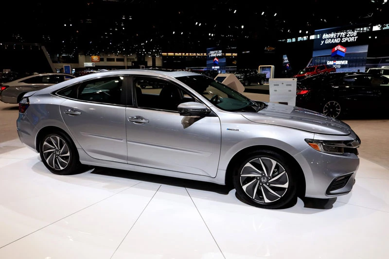 1. Honda Insight 2021 (giá khởi điểm: 22.930 USD, điểm an toàn của US News: 10/10).