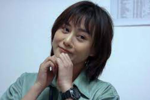 Phương Oanh bức xúc vì bị chê diễn gồng, lố trong "Hương vị tình thân", đăng status nhắn nhủ dân mạng: "Không mong hiểu, nhưng nên biết!"