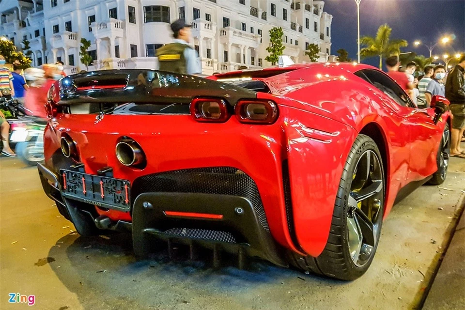 Can canh Ferrari SF90 Stradale anh 7