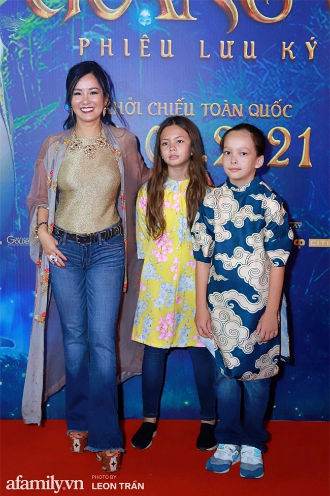 Xuân Lan diện đồ áo dài đôi xuất hiện bên chồng và con gái sau khi bị Nathan Lee bóc phốt “bẩn tính nhất showbiz Việt” - Ảnh 9.