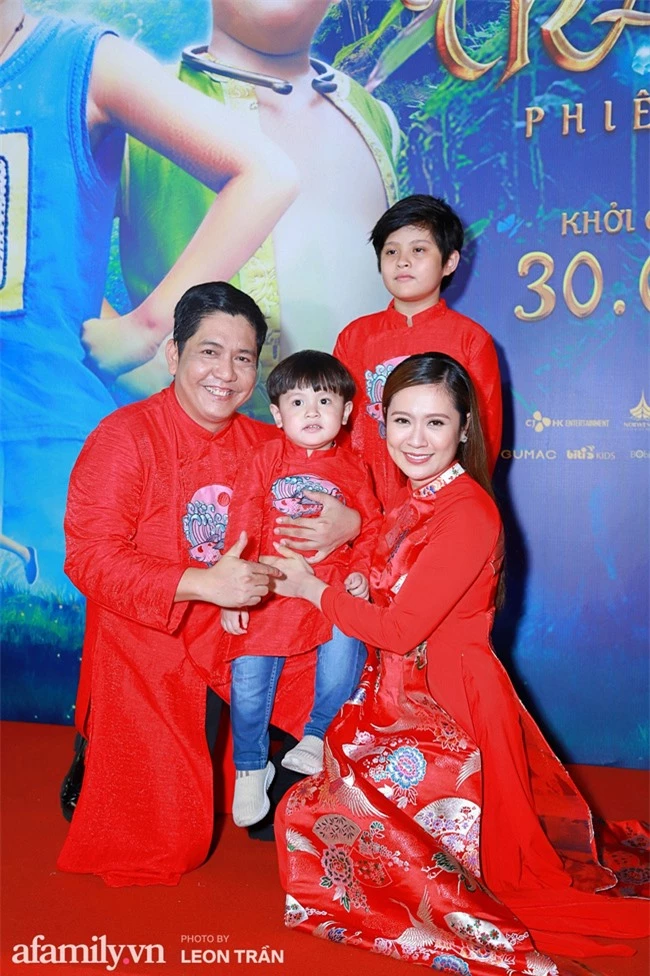 Xuân Lan diện đồ áo dài đôi xuất hiện bên chồng và con gái sau khi bị Nathan Lee bóc phốt “bẩn tính nhất showbiz Việt” - Ảnh 10.